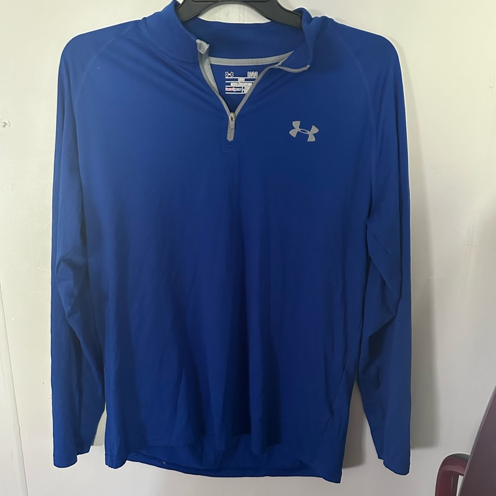 Under Armour men’s blue workout top